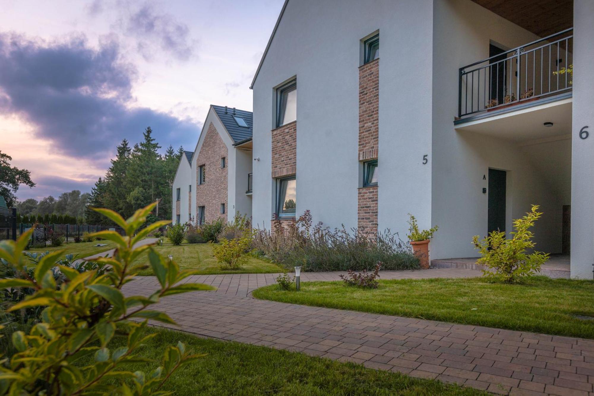 Apartamenty 7 Debow Nad Morzem Pleśna Екстериор снимка