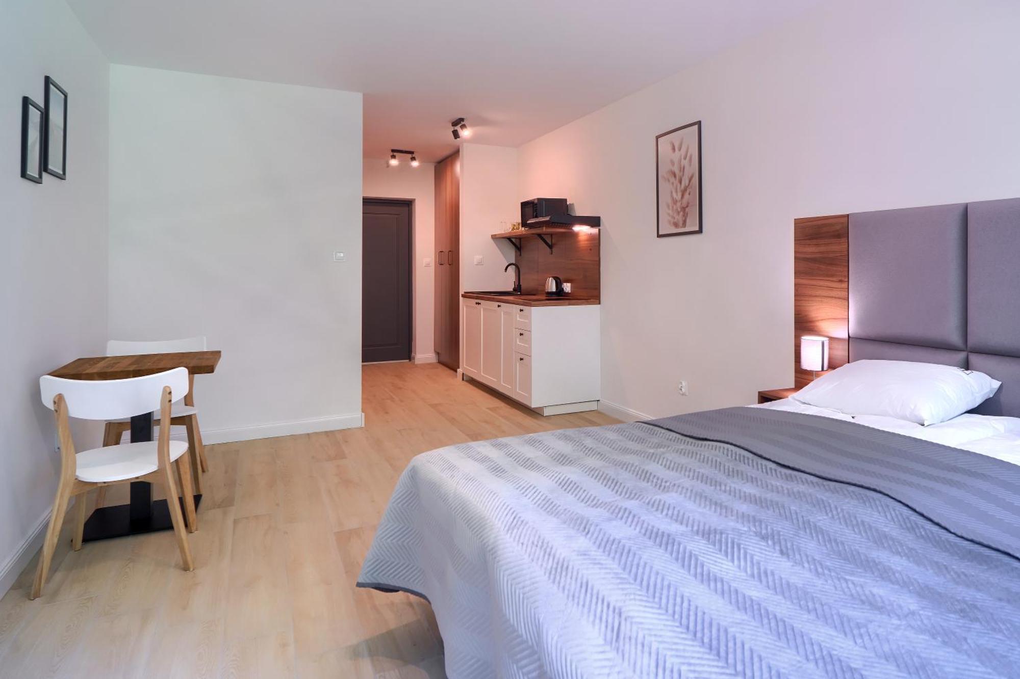 Apartamenty 7 Debow Pleśna Екстериор снимка
